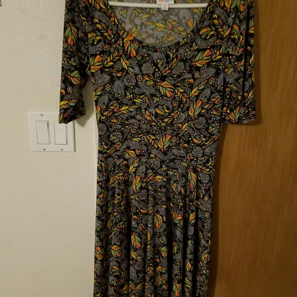 LuLaRoe Dresses & Skirts - Lularoe Nicole dress